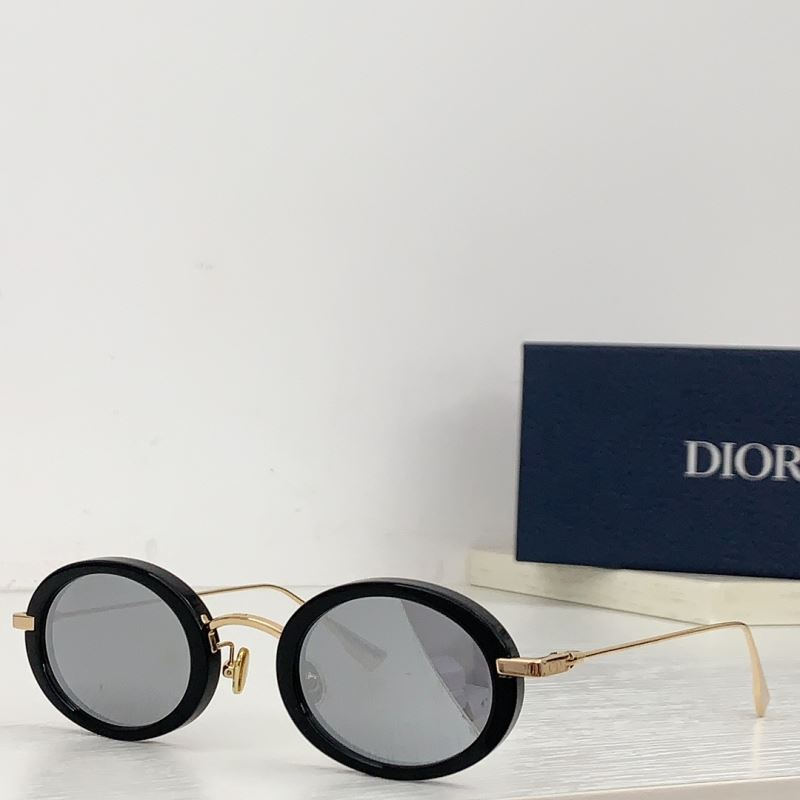 CHRISTIAN DIOR